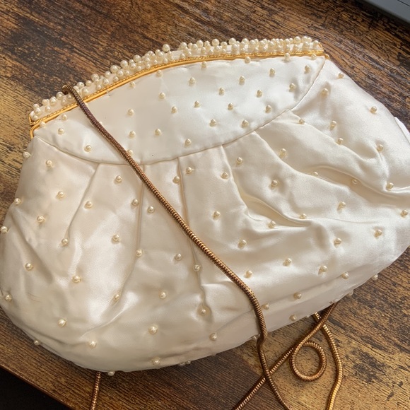 VINTAGE JEWEL CLUTCH w/ CHAIN!! - Picture 6 of 6